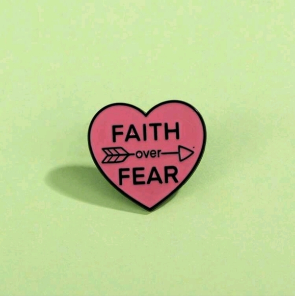 Pink Heart 'Faith Over Fear' Pin - Picture 2 of 2